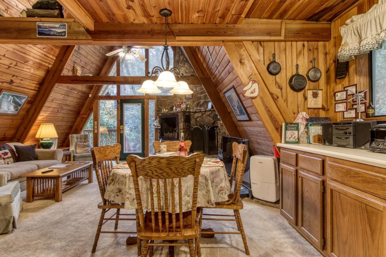 Mountain Springs Chalet Gatlinburg Εξωτερικό φωτογραφία