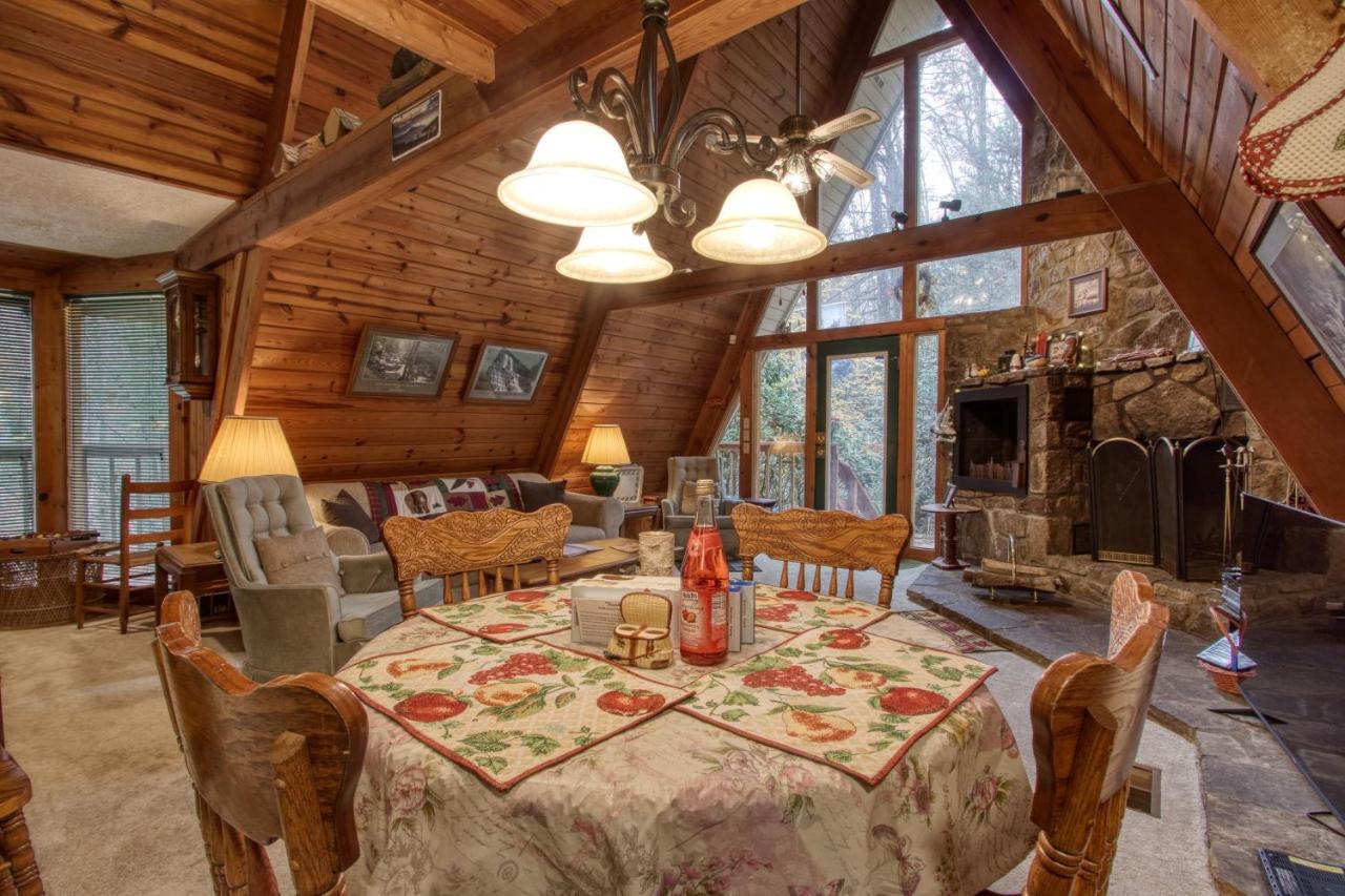 Mountain Springs Chalet Gatlinburg Εξωτερικό φωτογραφία