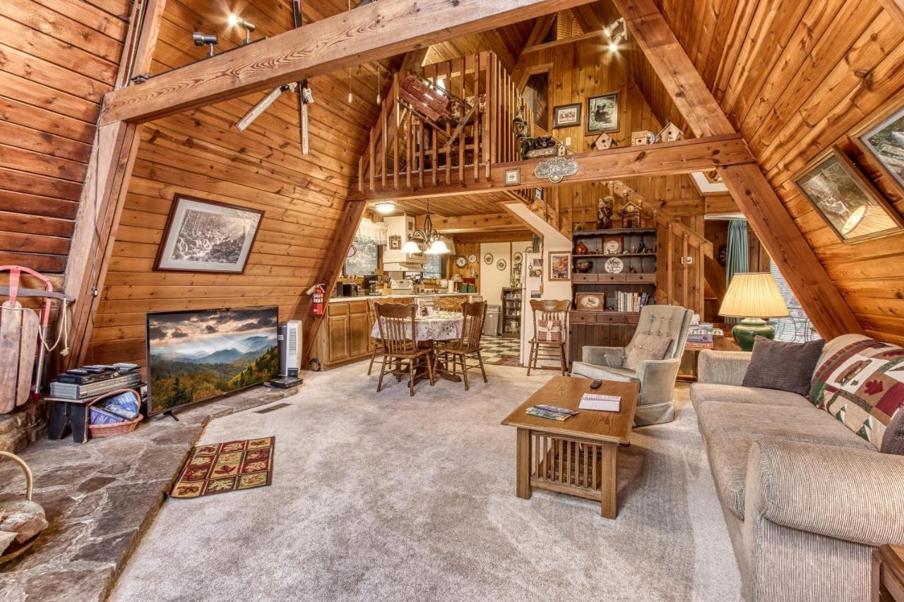 Mountain Springs Chalet Gatlinburg Εξωτερικό φωτογραφία