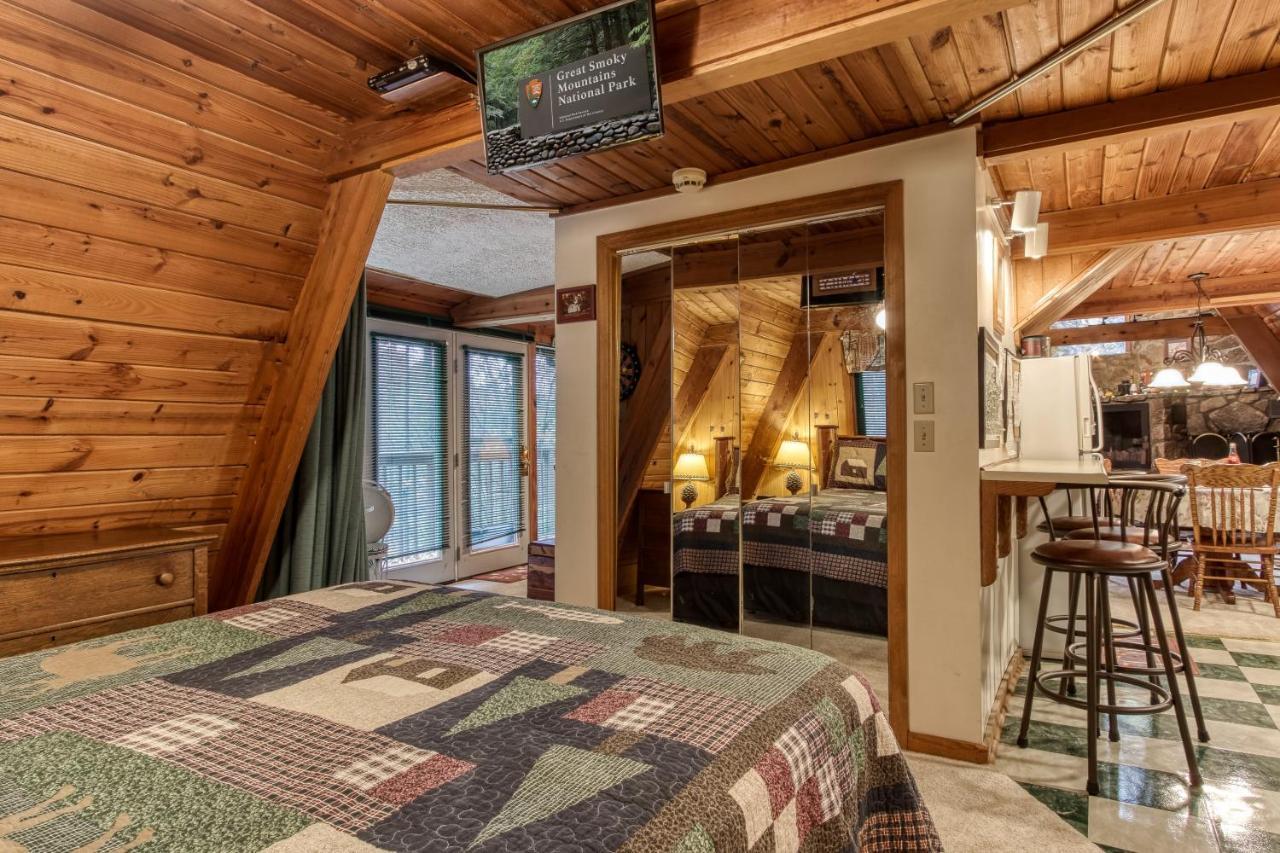Mountain Springs Chalet Gatlinburg Εξωτερικό φωτογραφία