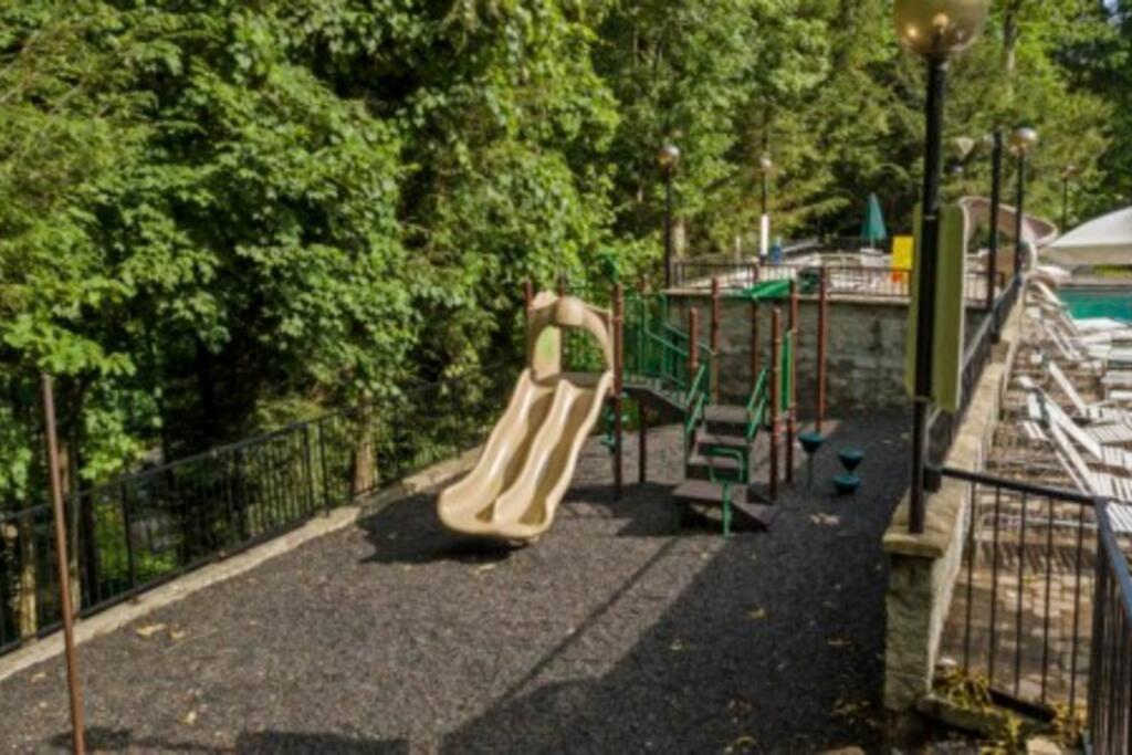 Mountain Springs Chalet Gatlinburg Εξωτερικό φωτογραφία