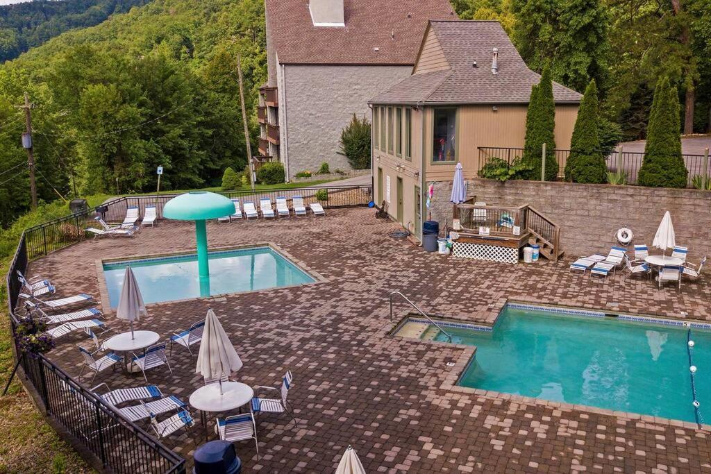 Mountain Springs Chalet Gatlinburg Εξωτερικό φωτογραφία